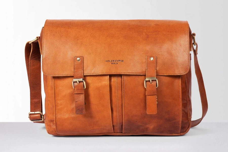 HOLZRICHTER Men's Leather Shoulder Bag No.4-1 - Stylish & Durable Crossbody Bag for Men