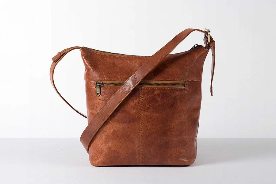 HOLZRICHTER Women's Hobo Shoulder Bag No 2-1 with Matching Wallet No 8-1 - Stylish Leather Crossbody Purse for Women