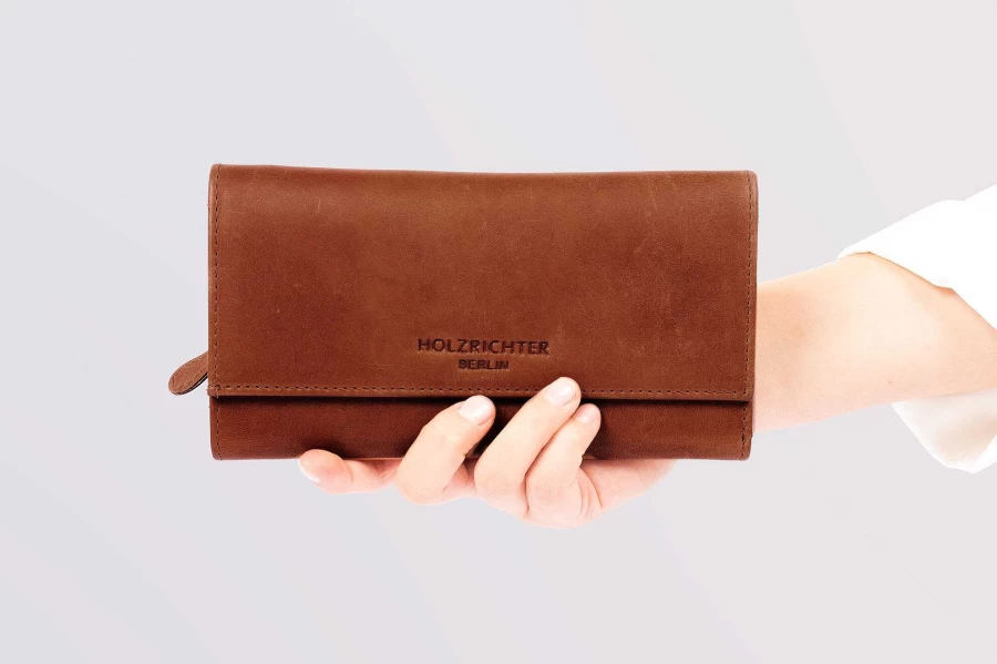 HOLZRICHTER Women's Leather Wallet No.4-3 - Stylish & Compact Card Holder for Everyday Use